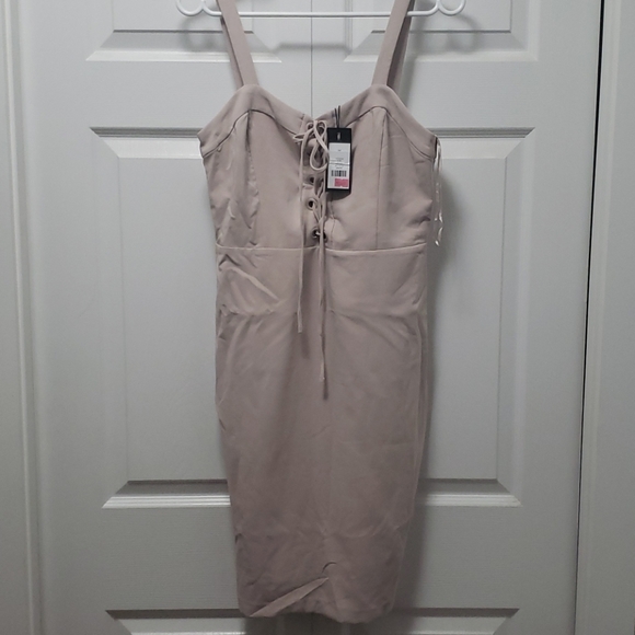 Dynamite lace up bodycon dress BNWT - Picture 2 of 4